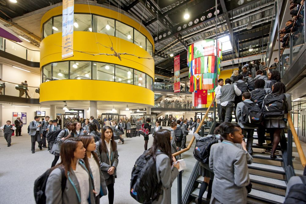 Die weiterführende Schule ist spezialisiert auf die Themen Naturwisschenschaften und Technik Die weiterführende Schule ist spezialisiert auf die Themen Naturwisschenschaften und Technik